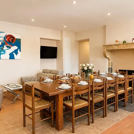 Chapelle Valvert - Piscine Chauffee, 12 Pers Holiday home Chandon